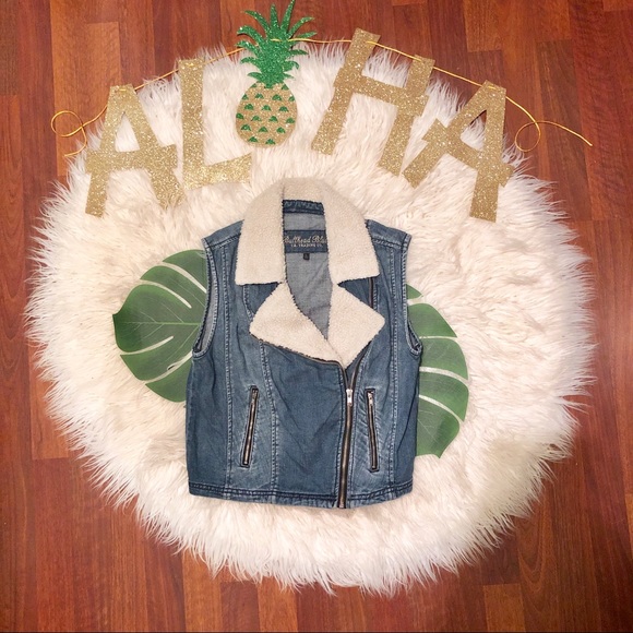 Bullhead Black Jackets & Blazers - Bullhead Black • Large • Sherpa & Denim Vest